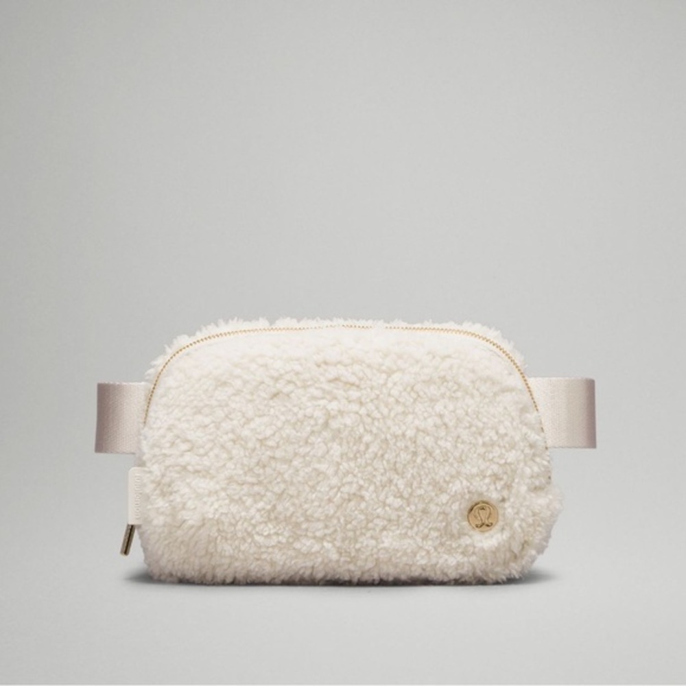 Lululemon Everywhere Belt Bag 1L Fleece Gold/White NWT